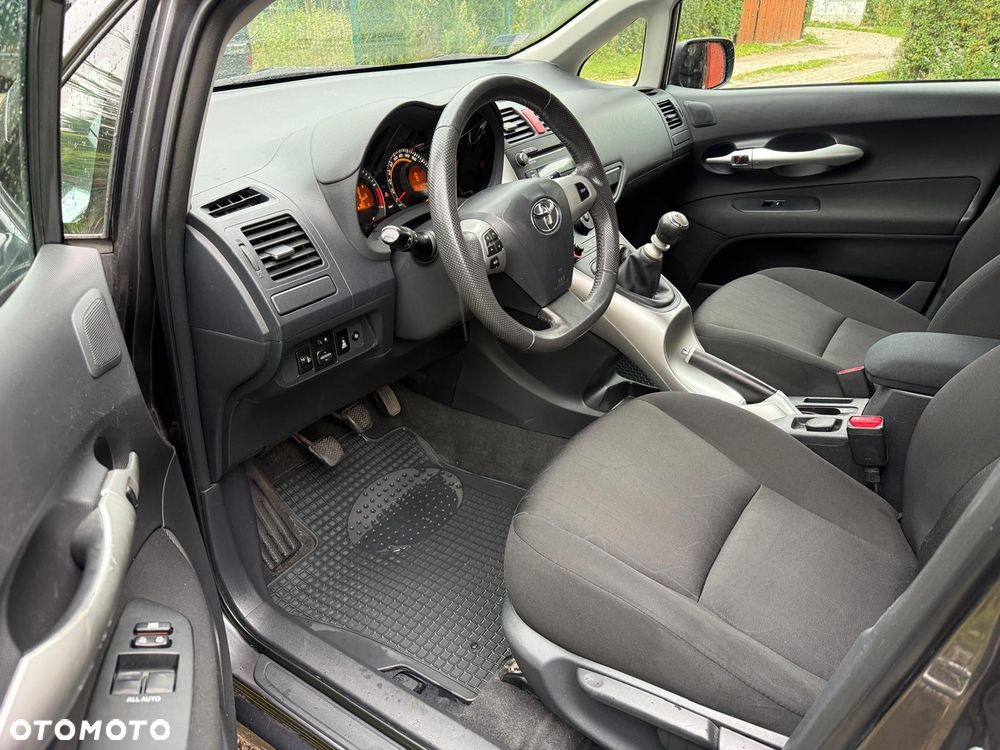 Toyota Auris 1.4 D-4D Active - 12