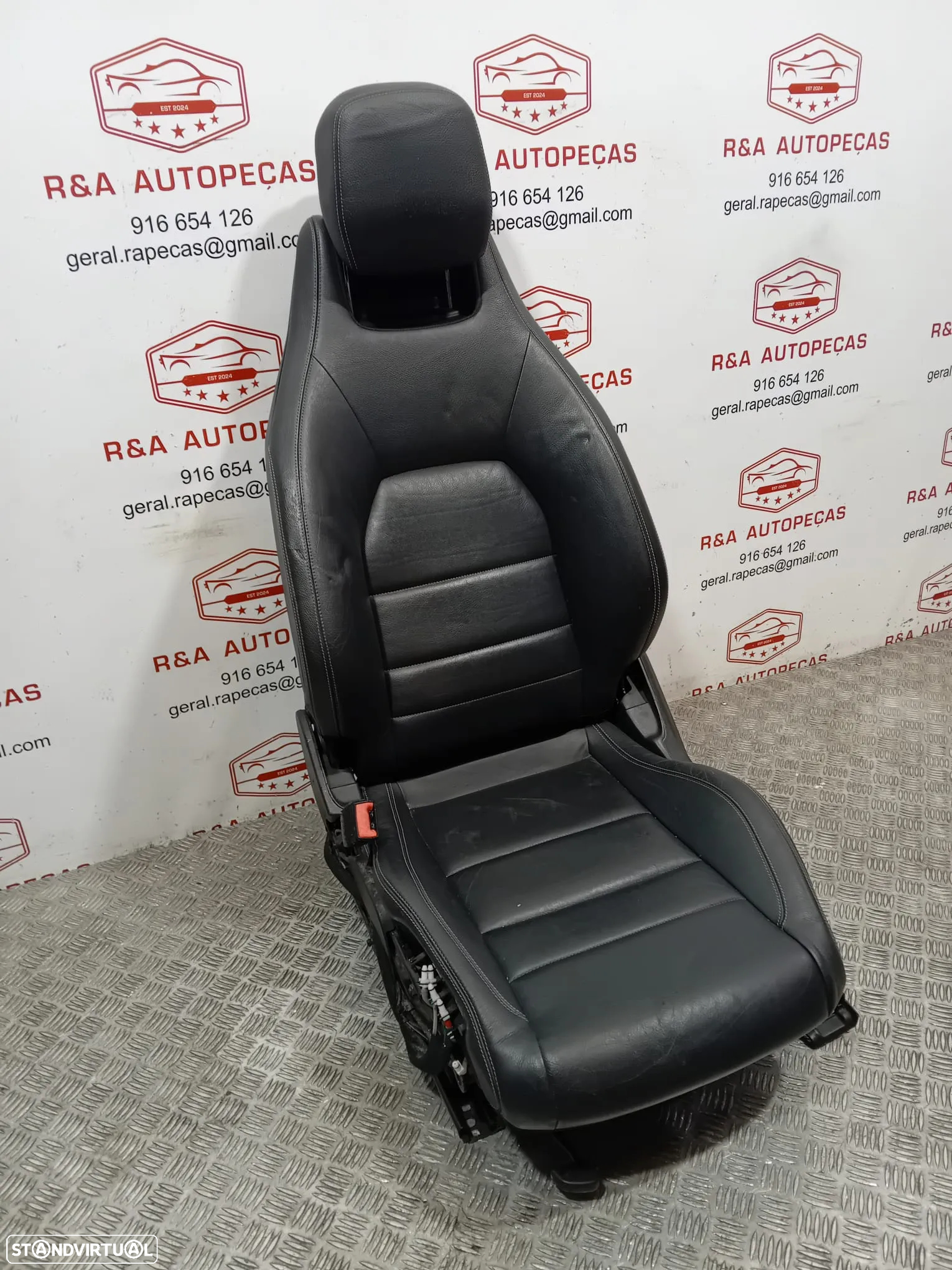 Conjunto de Bancos Mercedes Class E AMG Coupe W207 em Pele Original - 12