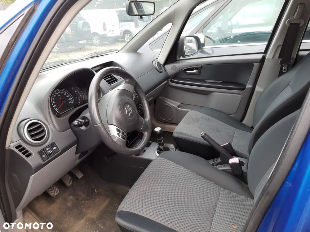 Suzuki SX4 - 4