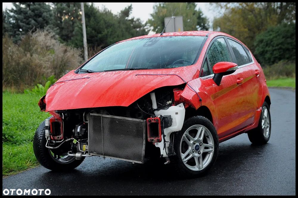 Ford Fiesta 1.0 EcoBoost S&S TITANIUM - 4