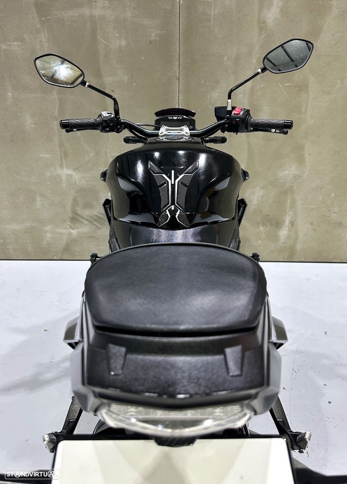 Suzuki GSX 1000 S - 13