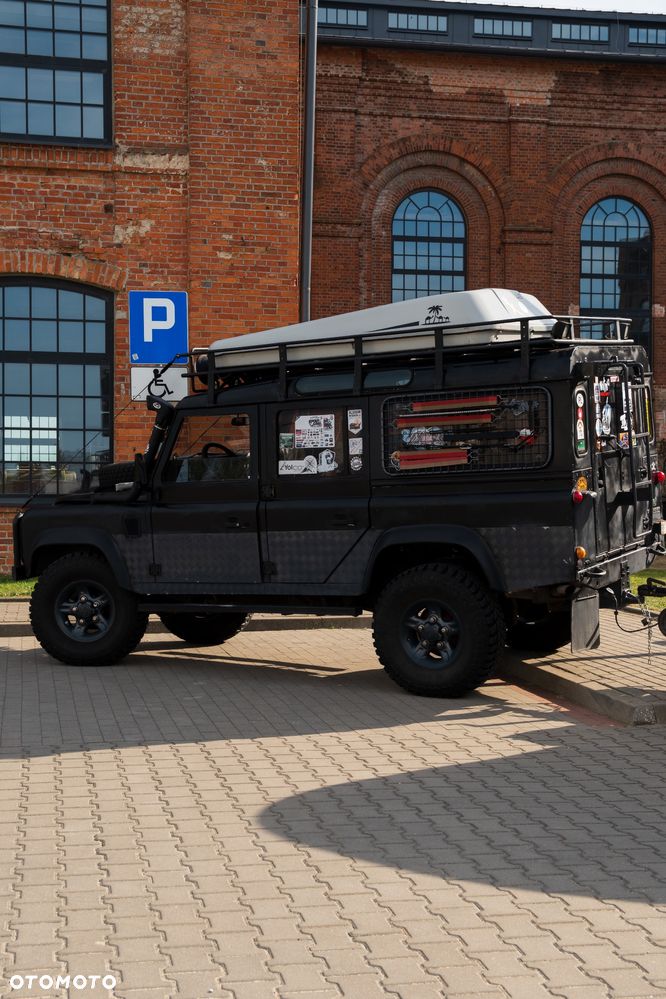 Land Rover Defender - 2