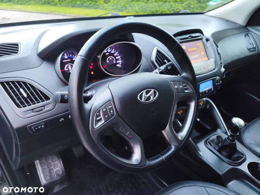 Hyundai ix35 1.7 CRDi 2WD blue Finale Gold - 27