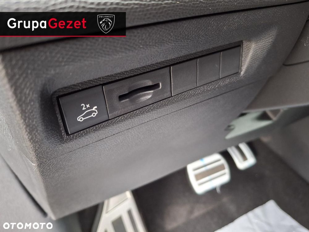 Peugeot 408 - 15