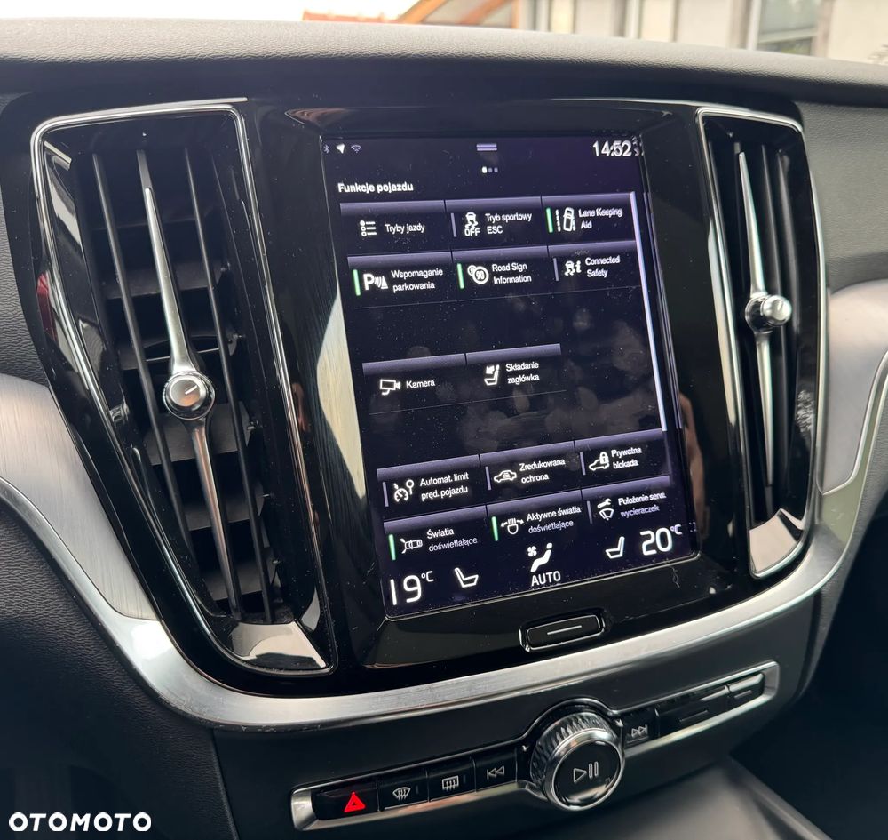 Volvo V60 B4 D Momentum Pro - 22