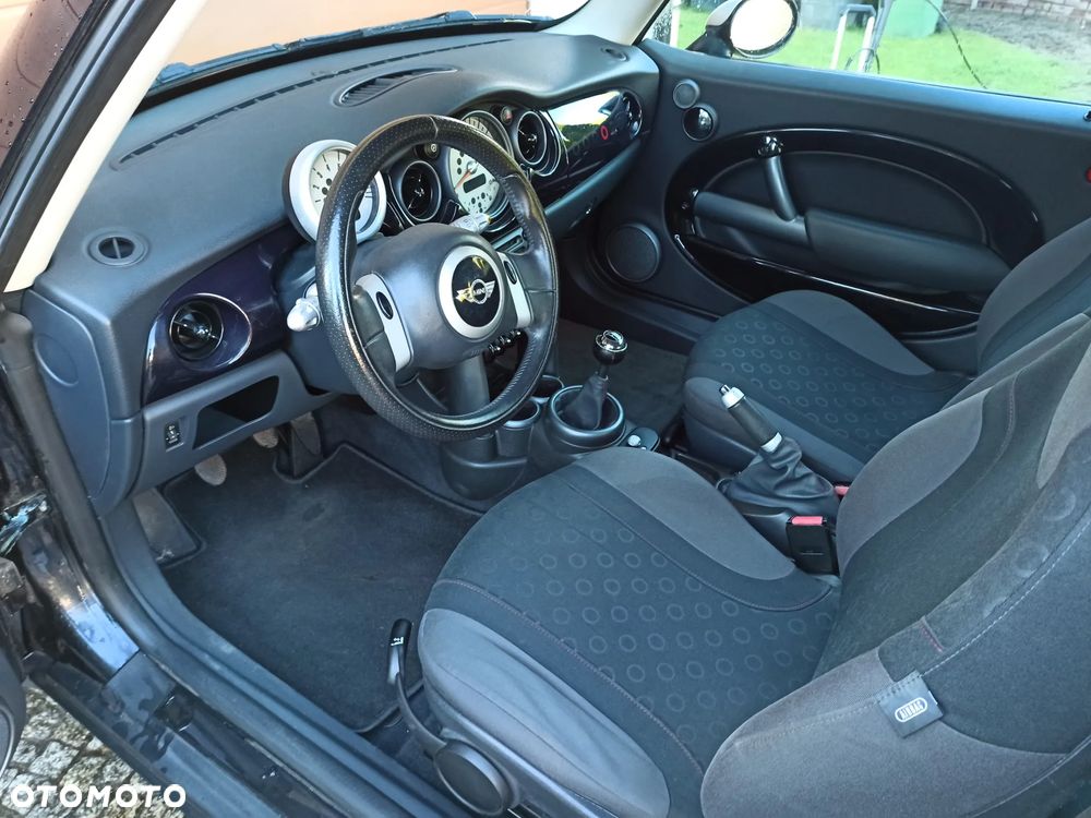 MINI Cooper Seven - 8