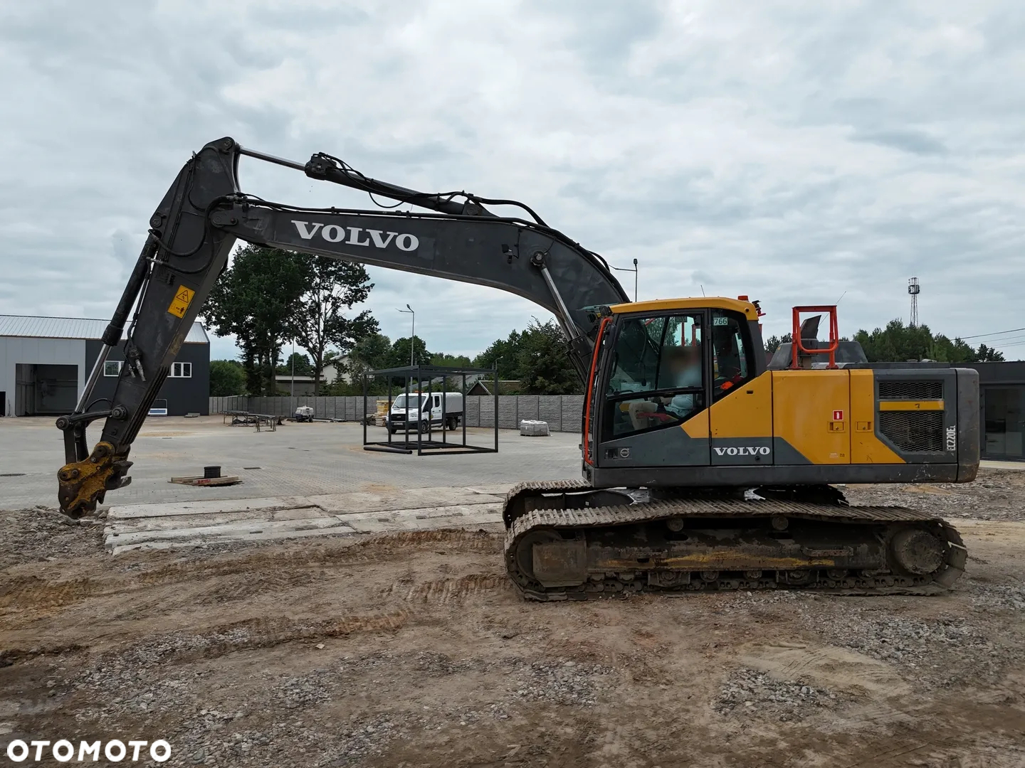 Volvo EC 220 EL - 22