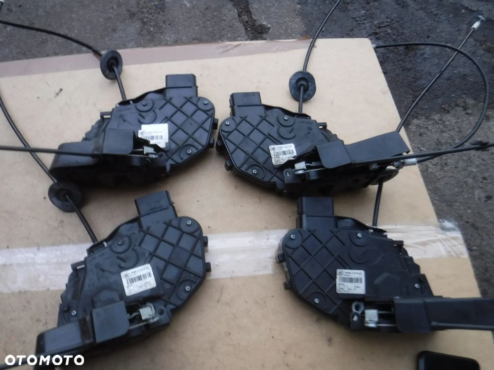 Land Rover FREELANDER II ZAMEK DRZWI PRAWY LEWY PRZOD EUROPA 6W8A-21813-AC 6W8A-21813-AD 6W8A-21812-AD - 1