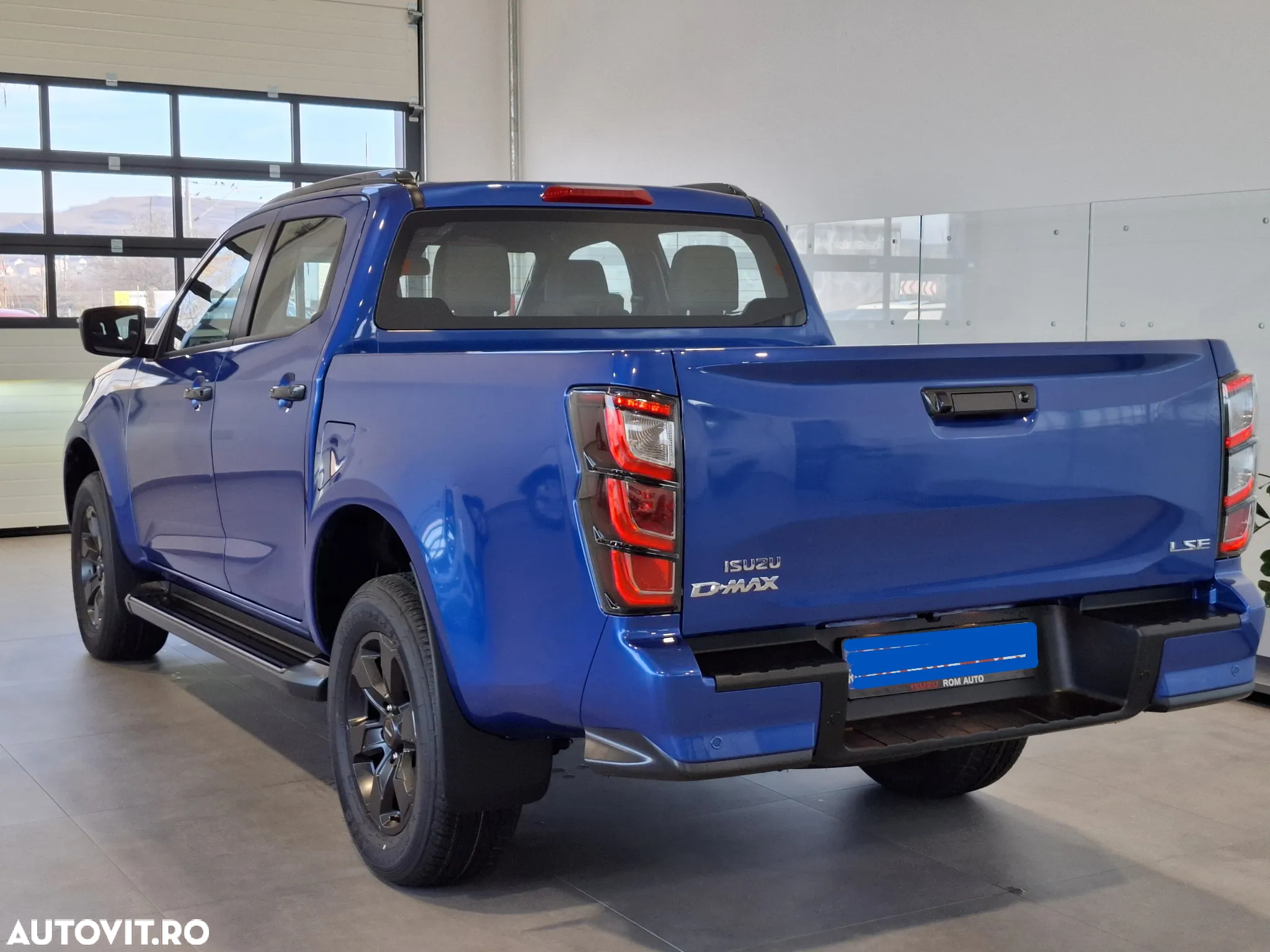 Isuzu D-Max 1.9 DSL 4x4 Double Cab 6AT Executive - 3