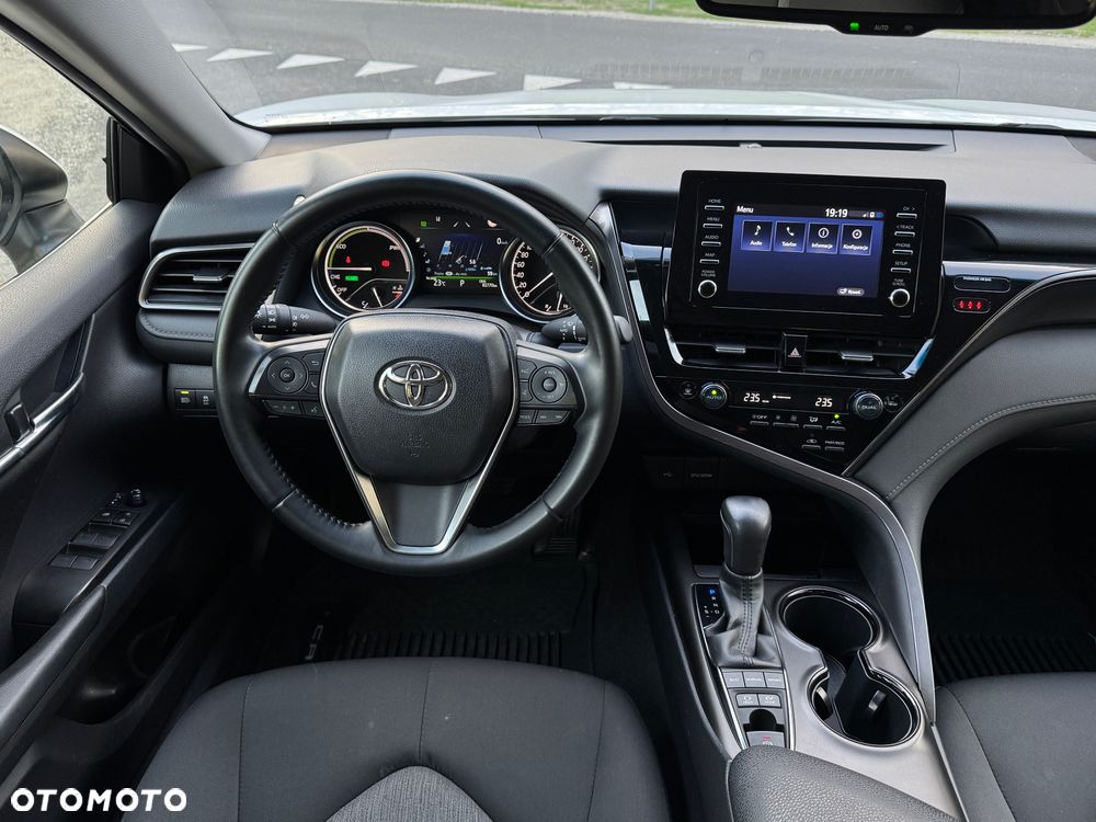 Toyota Camry 2.5 Hybrid Comfort CVT - 18