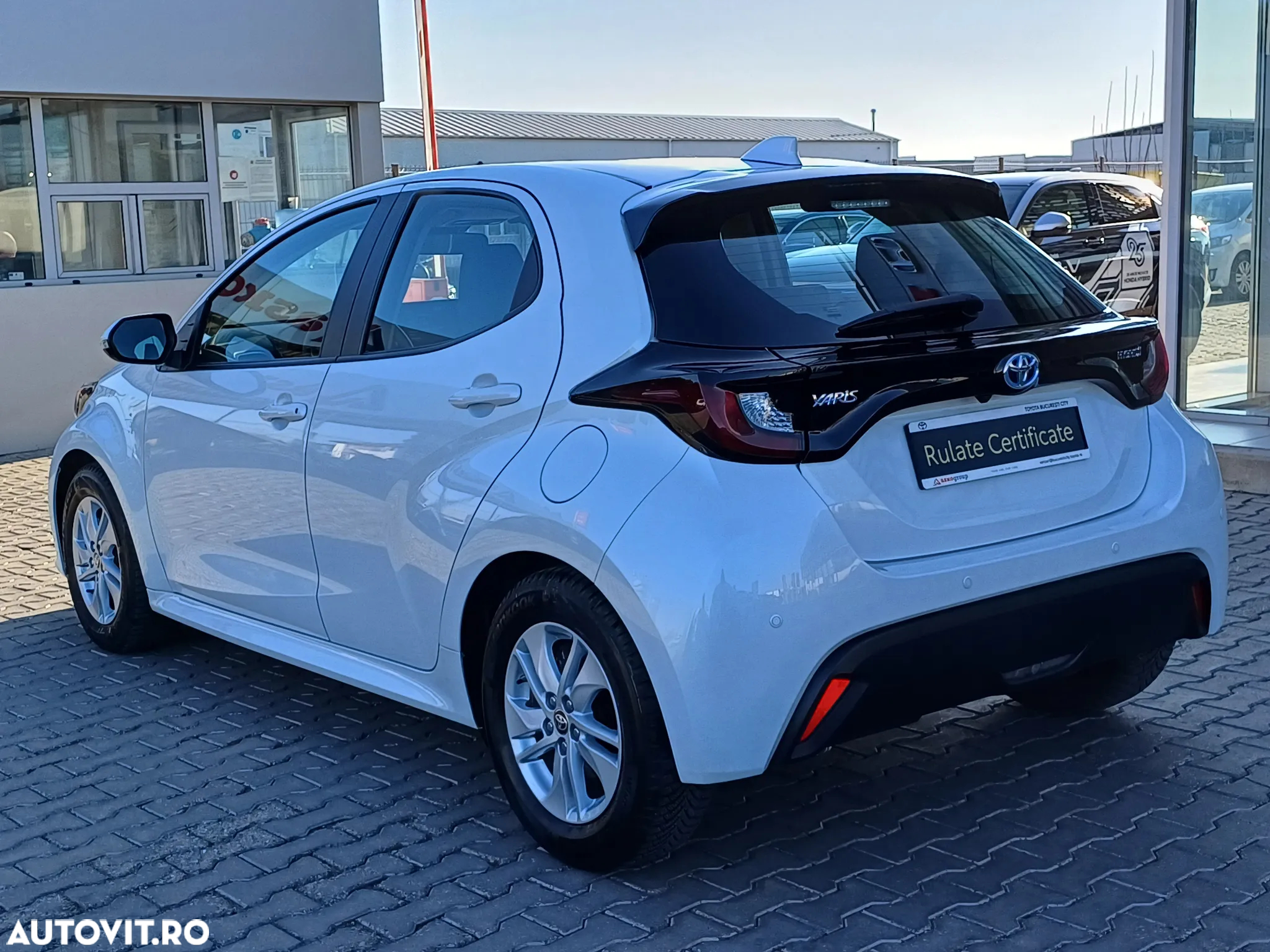 Toyota Yaris 1.5 VVT-i HSD Dynamic - 4