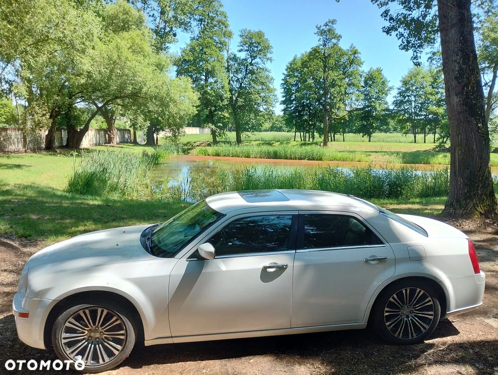 Chrysler 300s - 17