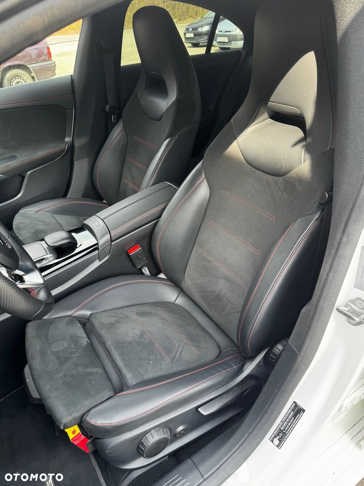 Mercedes-Benz CLA 250 E AMG Line 8G-DCT - 23