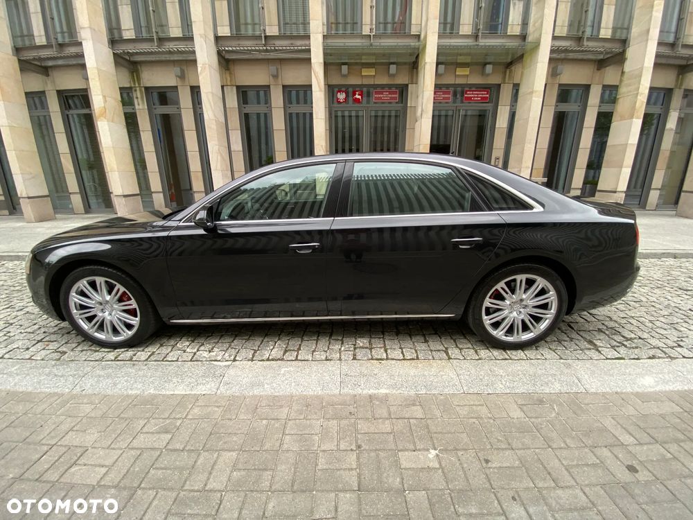 Audi A8 - 4