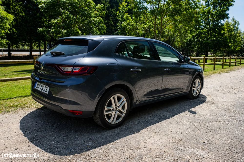 Renault Mégane 1.5 dCi Dynamique S - 9