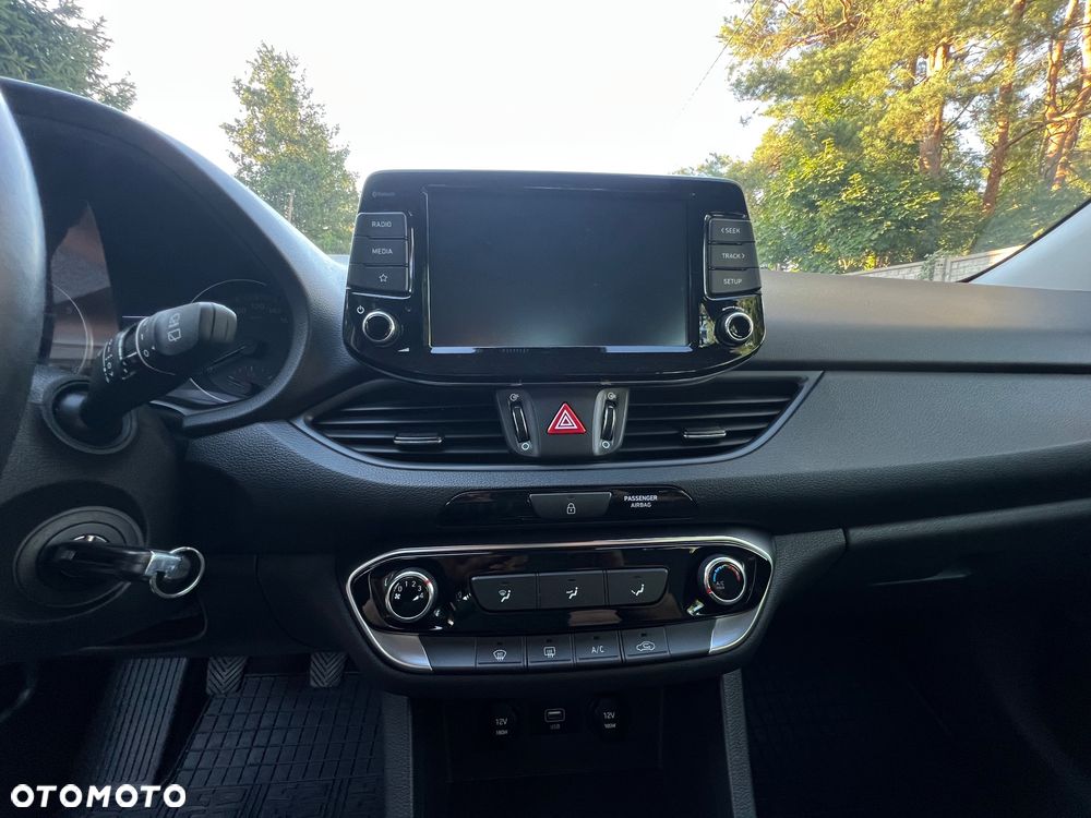 Hyundai i30 1.5 T-GDI 48V Classic + - 26