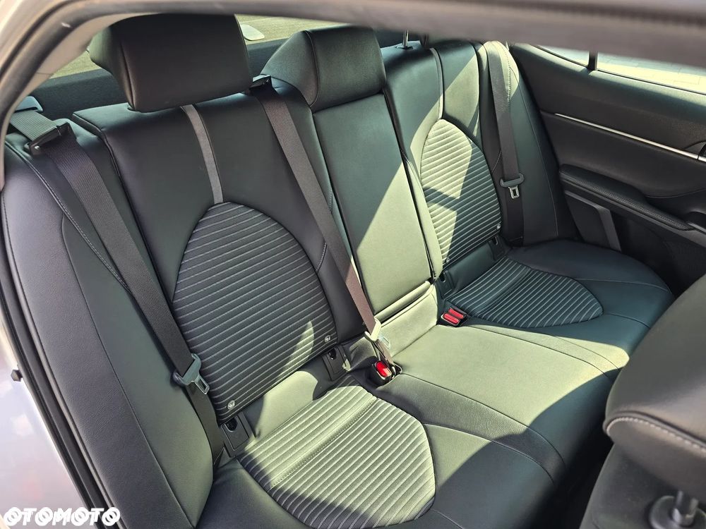 Toyota Camry 2.5 Hybrid Executive CVT - 25