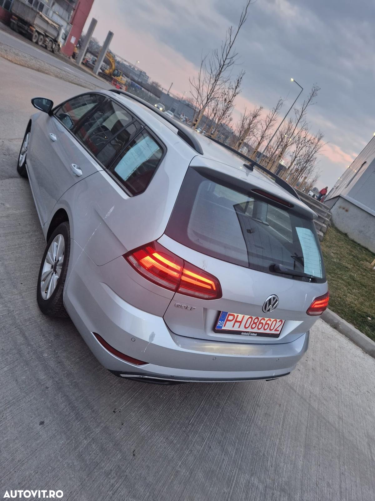 Volkswagen Golf 1.0 TSI Comfortline - 5