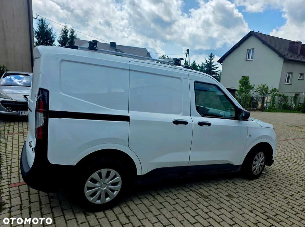 Ford transit Courier - 13
