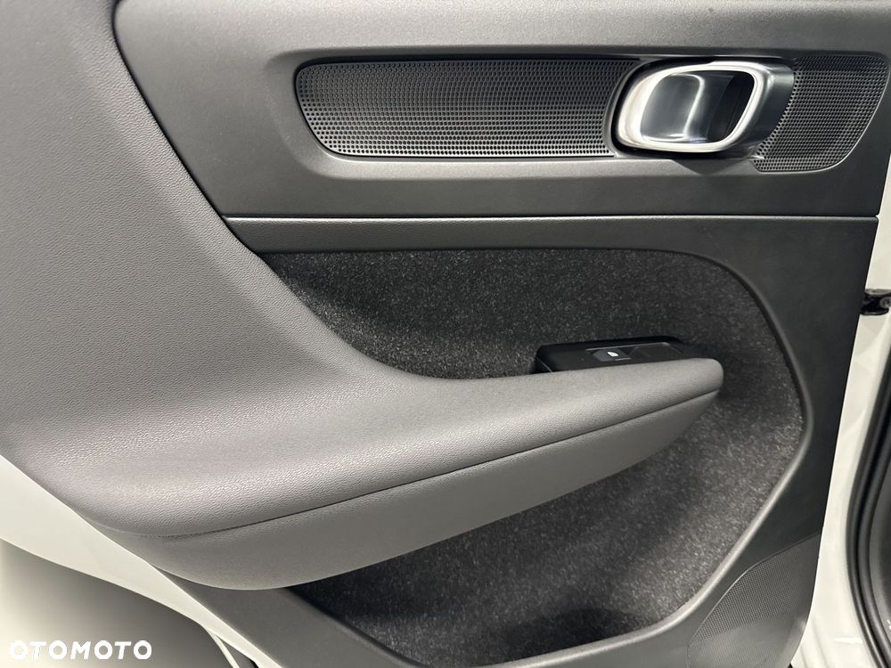 Volvo XC 40 B4 B R-Design - 12