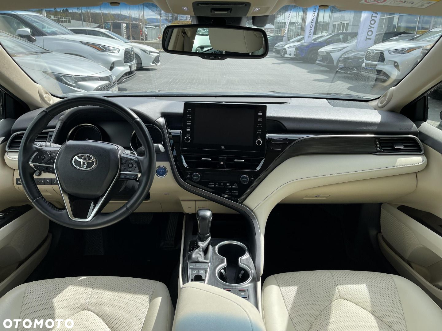 Toyota Camry - 10