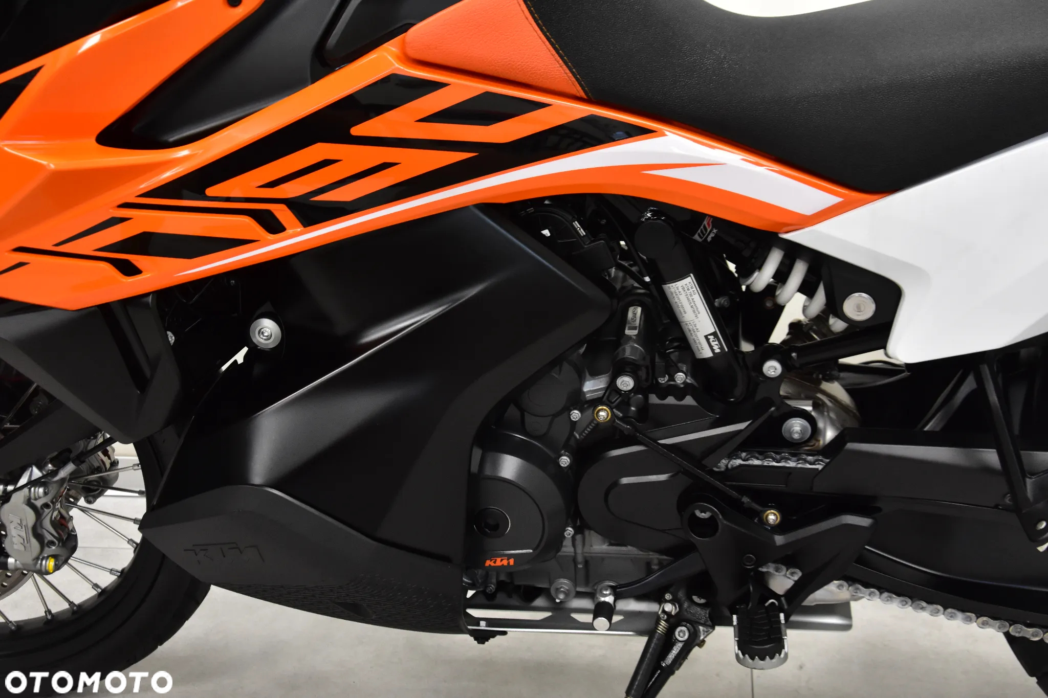 KTM Adventure - 25