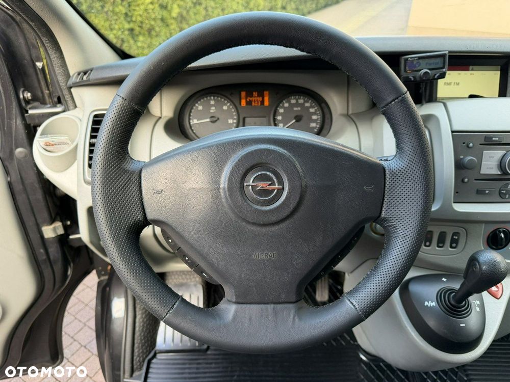 Opel Vivaro - 11