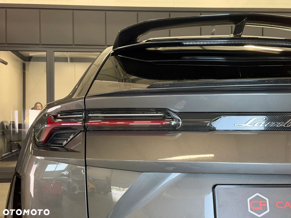 Lamborghini Urus - 19