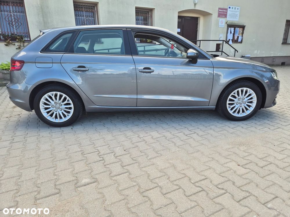 Audi A3 Sportback 1.6 TDI Attraction - 12