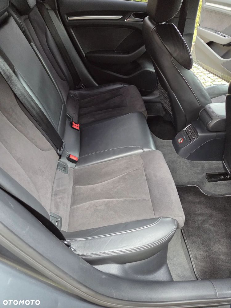 Audi A3 Sportback 2.0 TDI Ambiente - 25