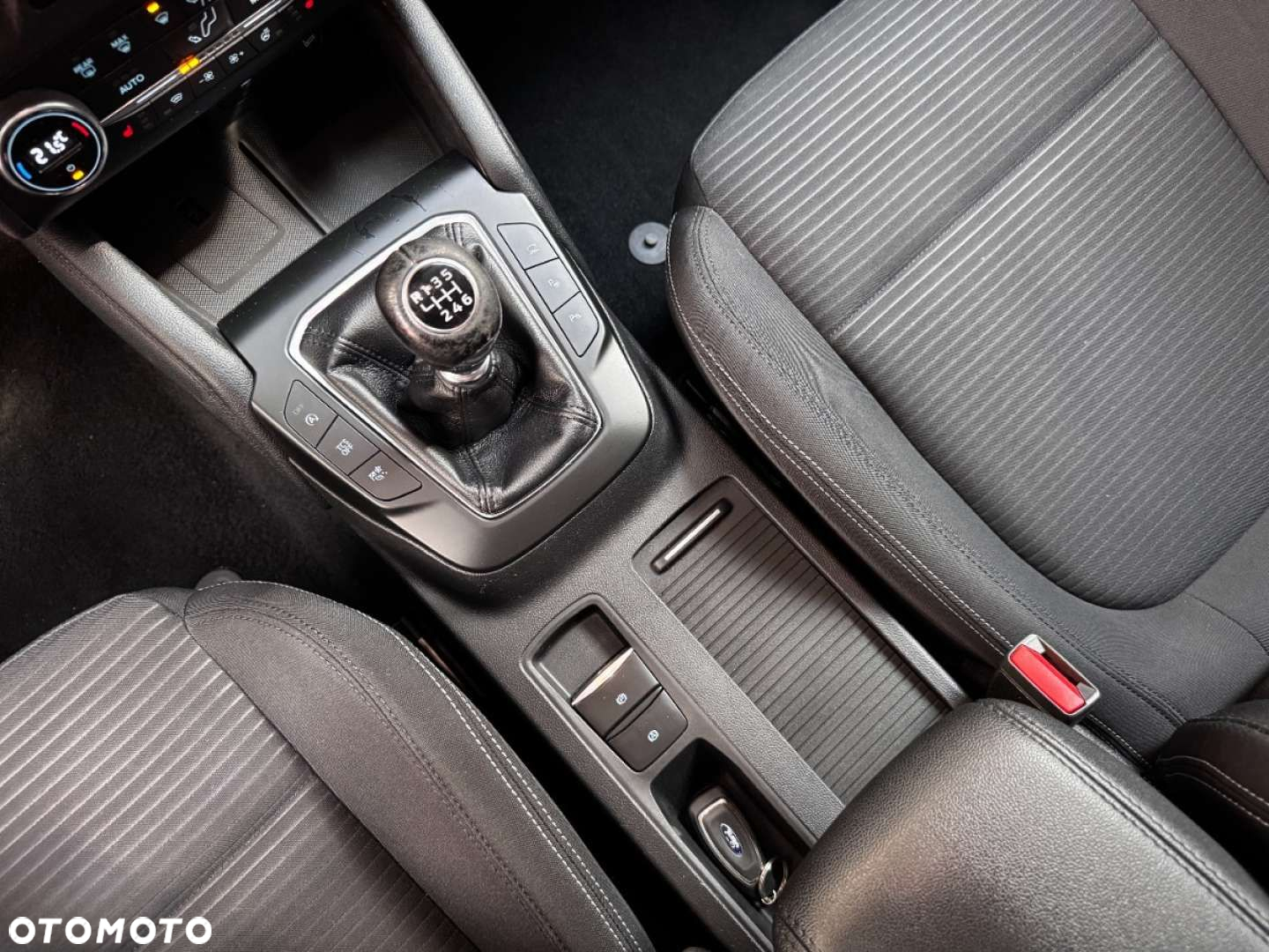 Ford Focus - 35