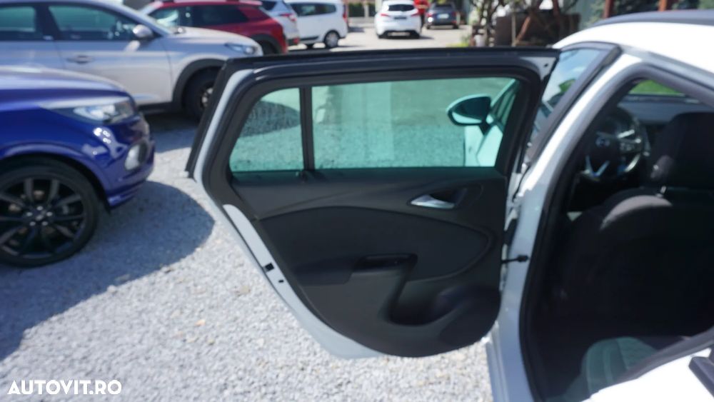 Opel Astra 1.6 D Start/Stop Selection - 8