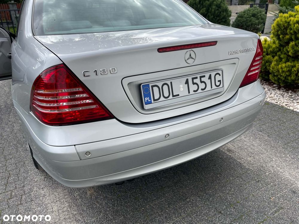 Mercedes-Benz Klasa C 180 Kompressor Classic Sport Edition - 39