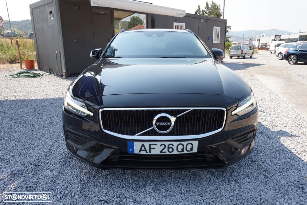 Volvo V60 2.0 B4 Momentum Core Geartronic - 3