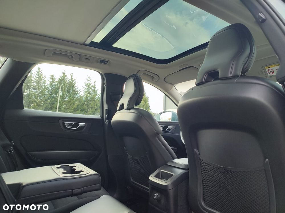 Volvo XC 60 T8 Twin Engine AWD Geartronic Momentum - 15