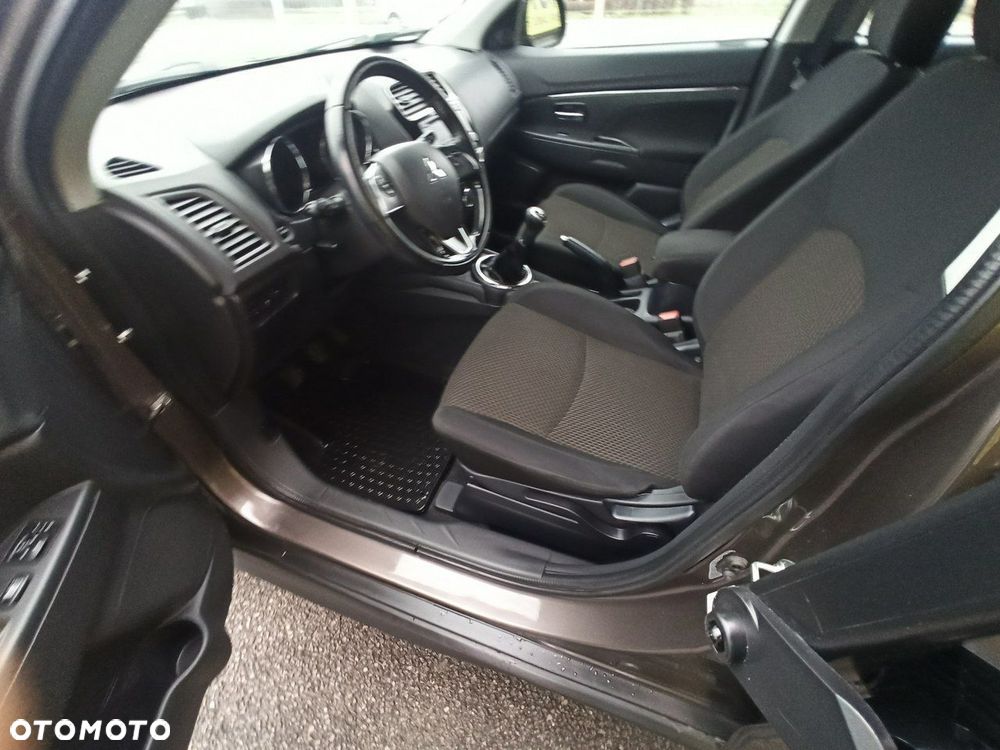 Mitsubishi ASX - 12