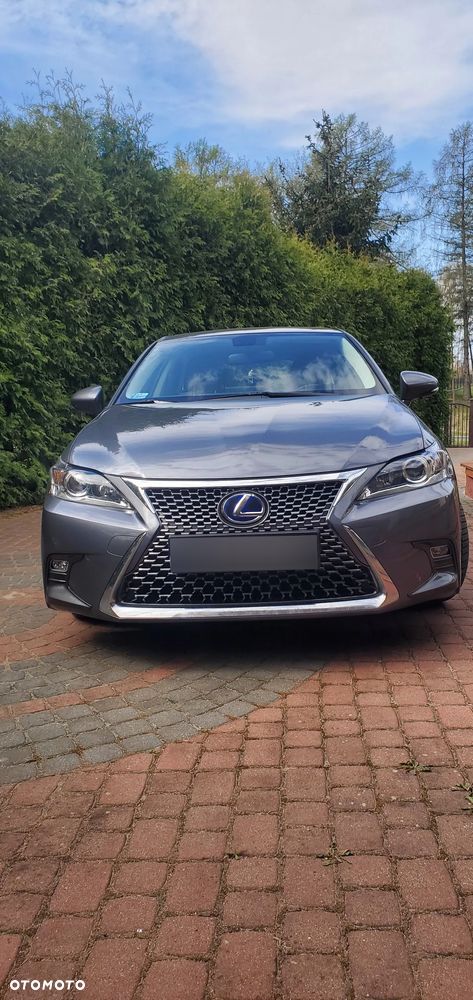 Lexus CT - 10