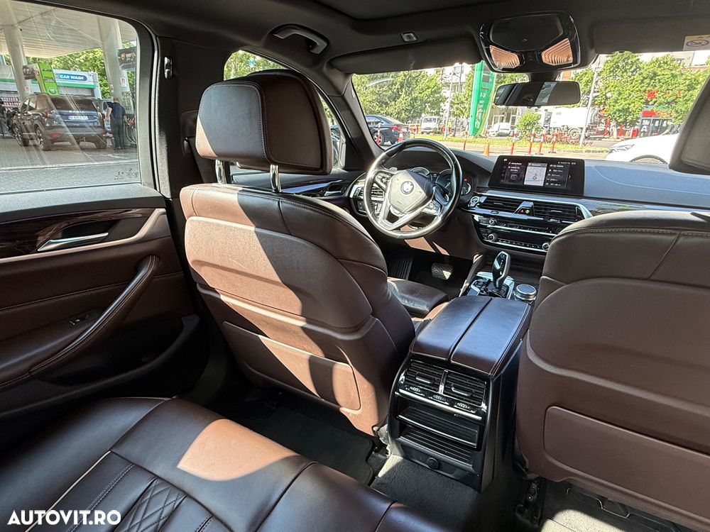 BMW Seria 5 530d xDrive Aut. Luxury Line - 11