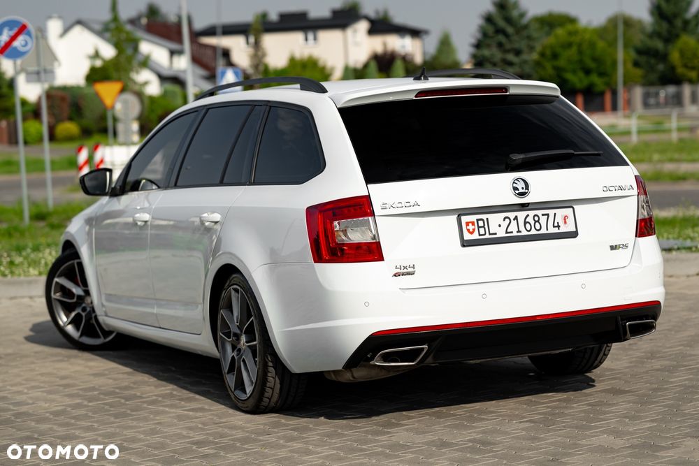 Skoda Octavia 2.0 TDI (Green tec) 4x4 DSG RS - 13