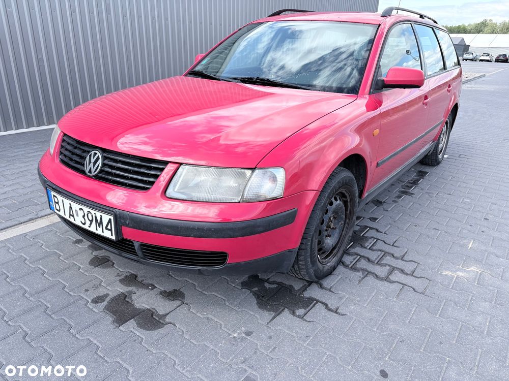 Volkswagen Passat - 1