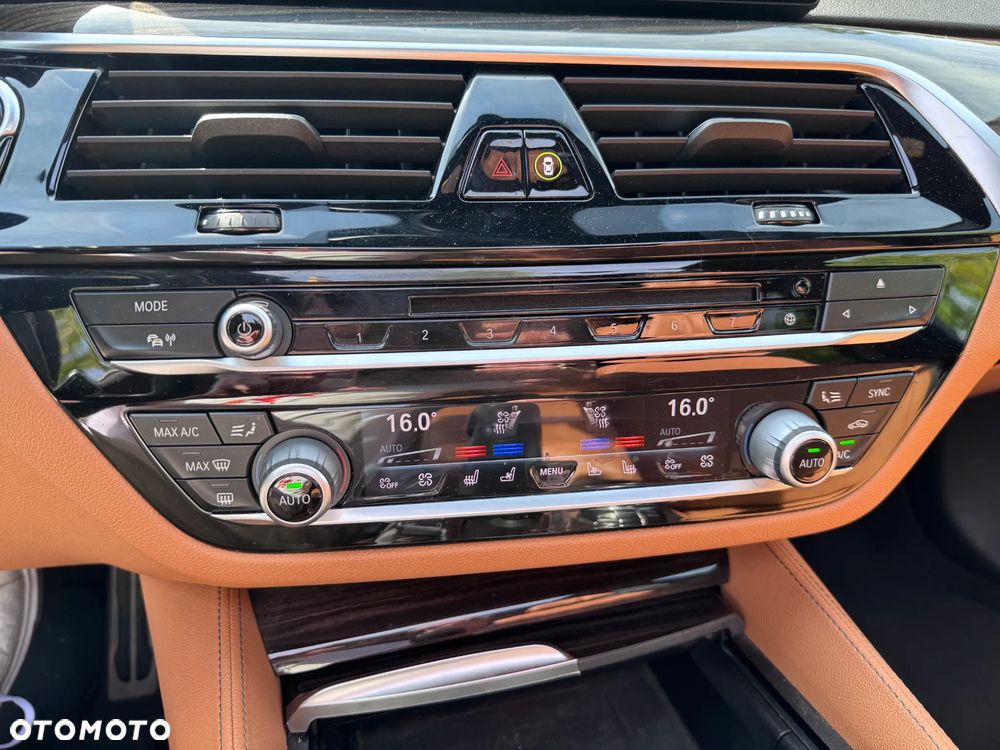 BMW Seria 5 520d M Sport Edition - 13