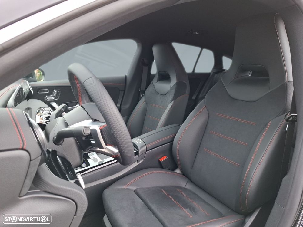 Mercedes-Benz CLA 250 e Shooting Brake AMG Line - 11