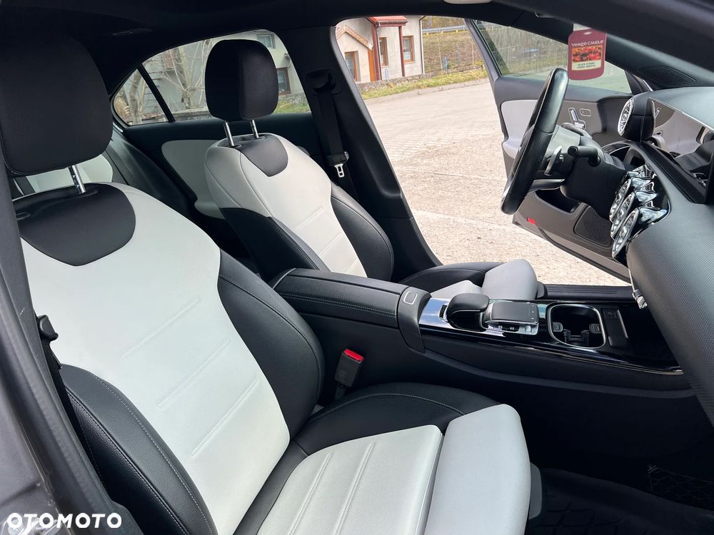 Mercedes-Benz Klasa A 220 4Matic 7G-DCT AMG Line - 23
