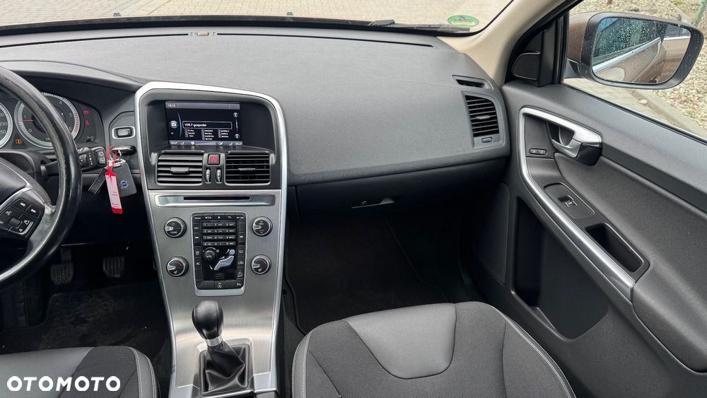 Volvo XC 60 2.4D AWD Momentum - 19