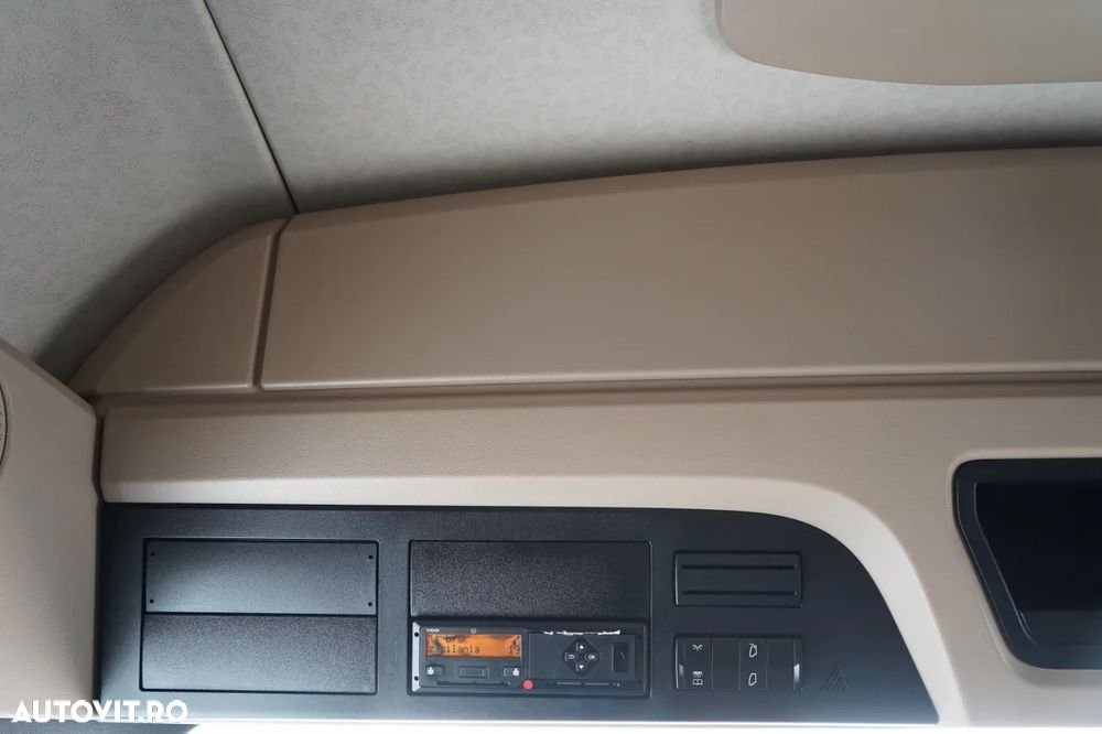 Mercedes-Benz ACTROS 2545 / CORTINĂ  8,8 m / DHOLLANDIA LIFT - 2.000 KG / PODEA REZISTENTĂ / PUNȚ DE DIRECȚIE / EURO 6 - 32