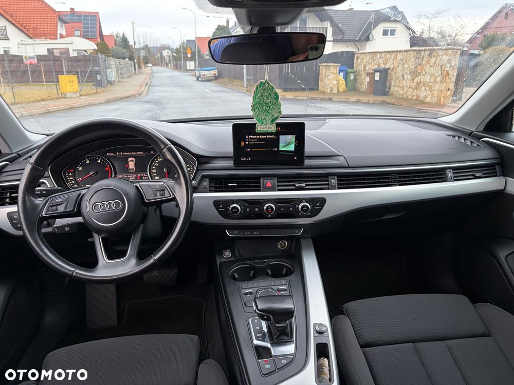 Audi A4 Avant 2.0 TDI S tronic - 32