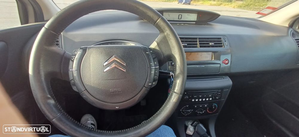 Citroën C4 Coupé 1.4 16V VTR Pack - 6