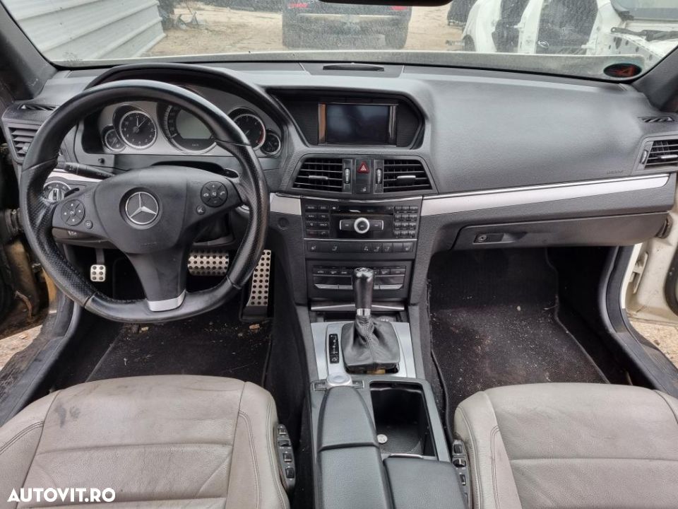 plansa bord mercedes e class w207 cabrio de europa - 1