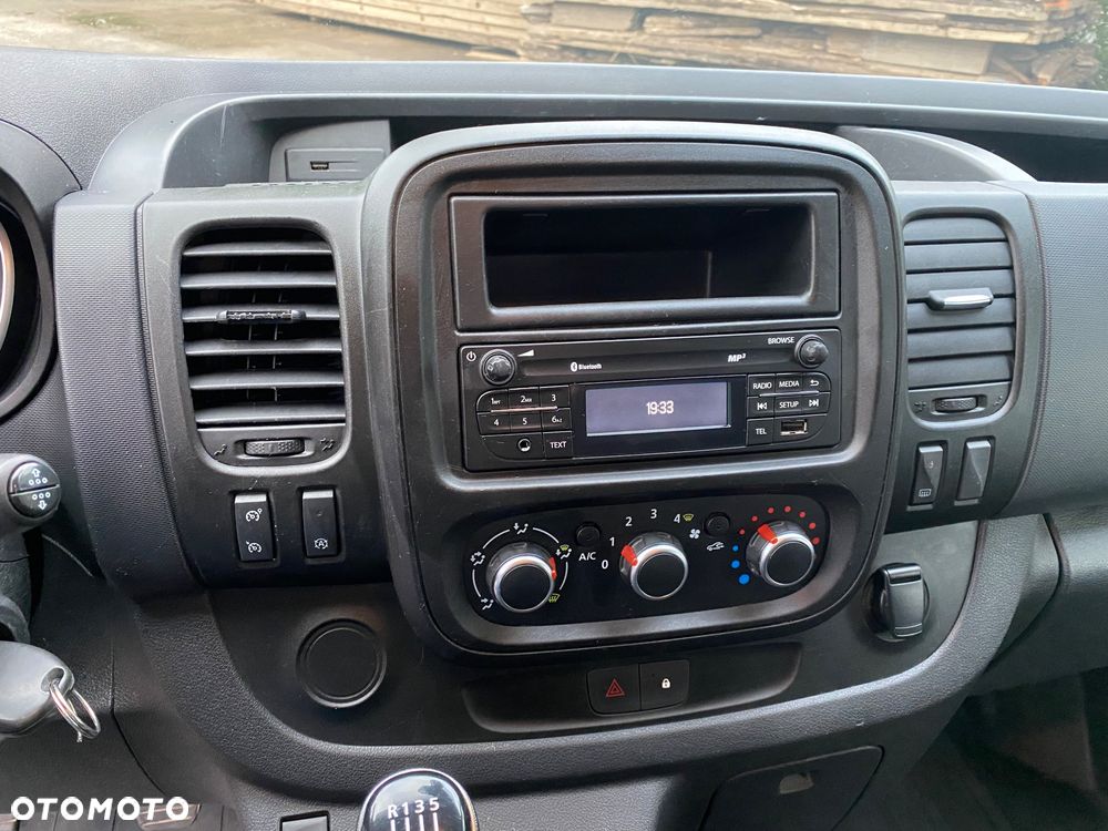 Renault Trafic - 25