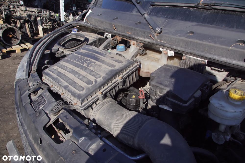 Auto na części - Iveco Daily IV 50C15 3.0 HPI 146 KM F1CFL411J 2840.6 2015R Silnik Skrzynia Drzwi Błotnik Lampa Lusterko Klamka Szyba Zabudowa Kontener Deska Kokpit Sterownik Moduł Czujnik Licznik Panel Kierownica - 19